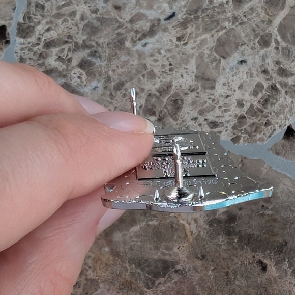 Hocus Pocus Pin - Picture 3 of 3